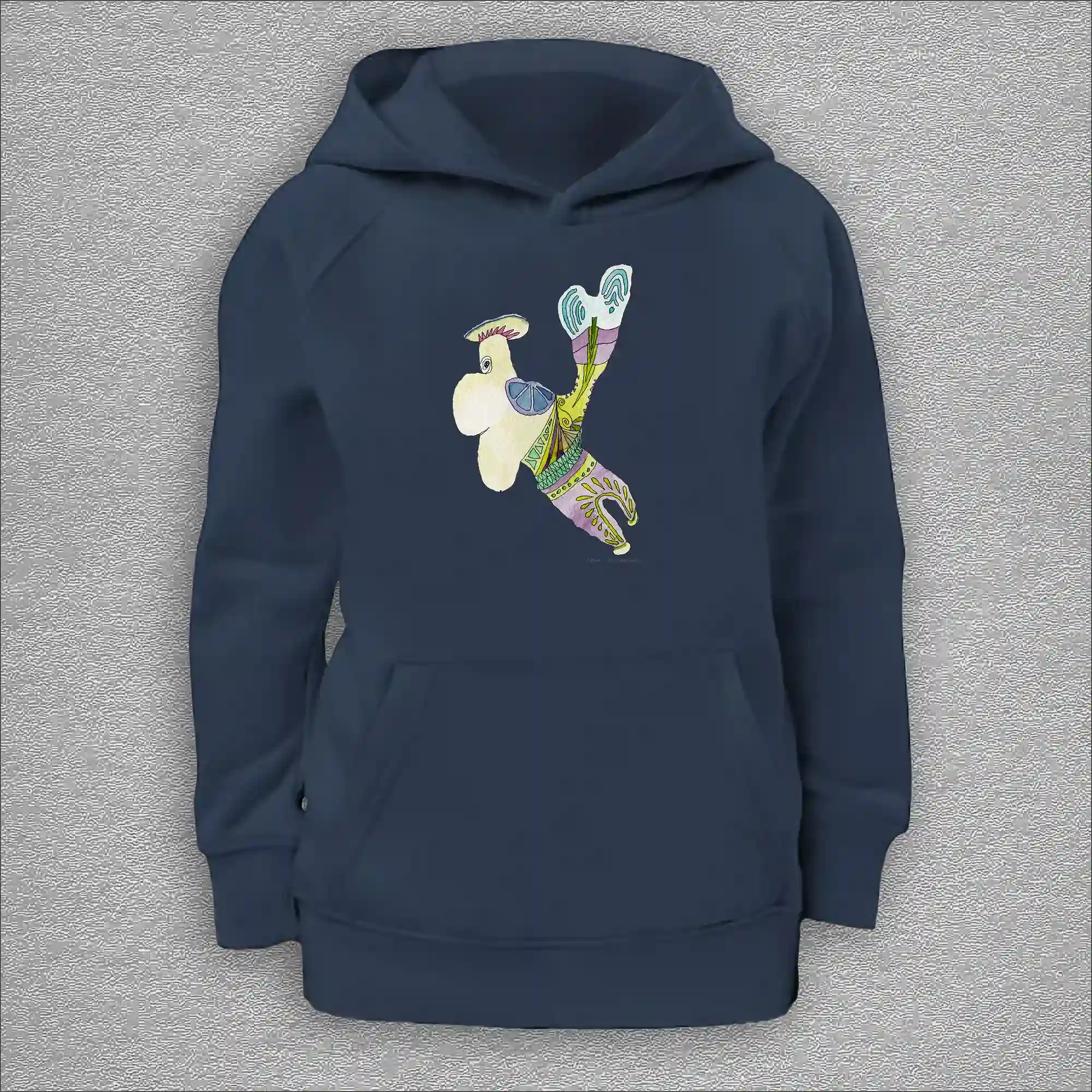 kids organic hoodie, outside 100% organic cotton, inside 80% organic cotton and 20% recycled polyester, font pouch pocket, raglan sleeves, colour french navy, 12 years old, front design aquarelle painting by Marijke Ali, t-fins
